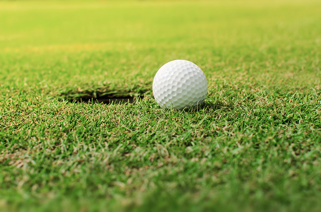 Golfball und Golfen ist Teil des Premium-Wohnens in Nürnberg